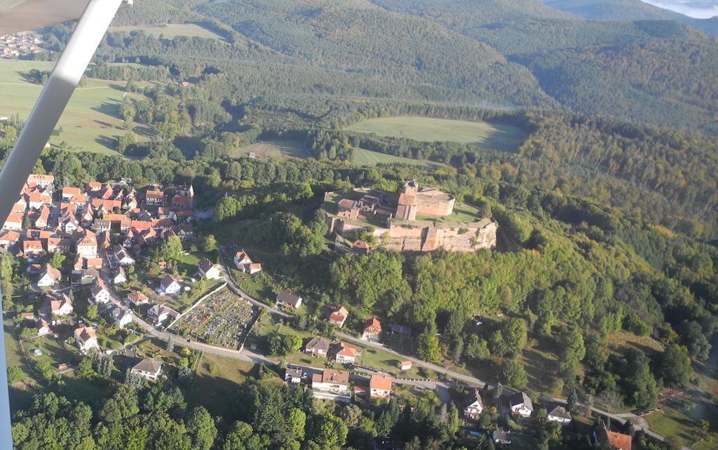 Au Pied Du Chateau Lichtenberg Phòng bức ảnh