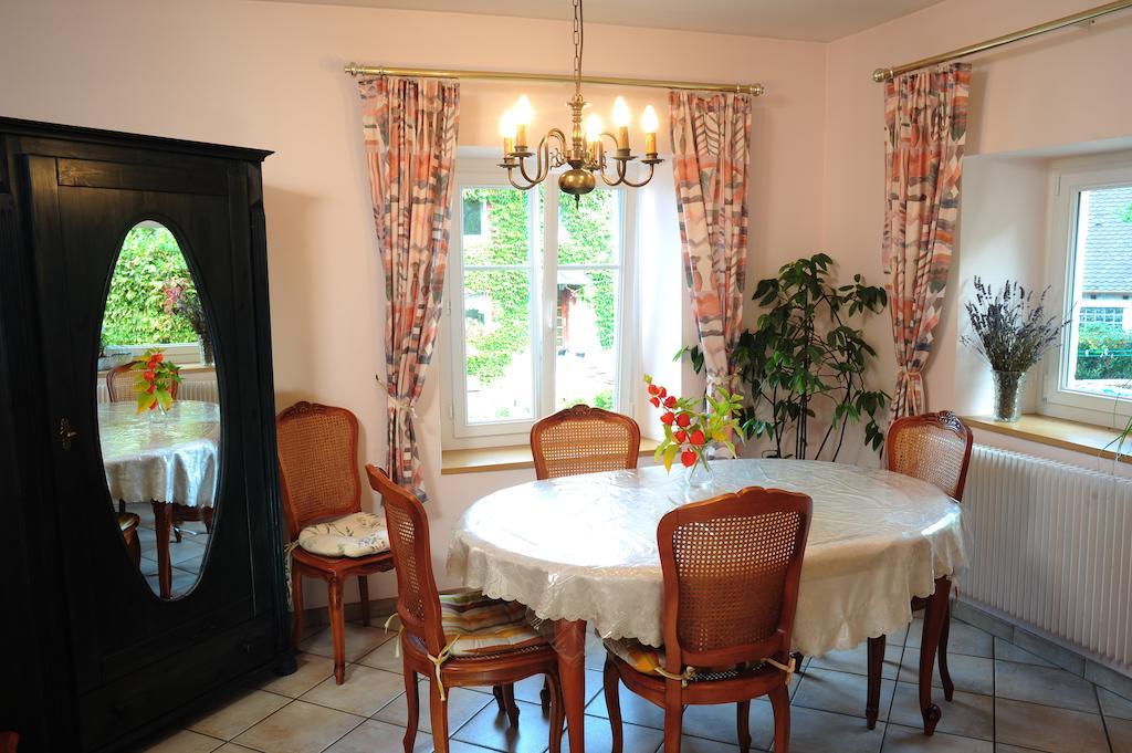 Au Pied Du Chateau Lichtenberg Phòng bức ảnh